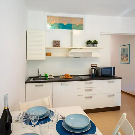 Guesthost - Modern Escape With Pool & Sunny Terrace San Remo