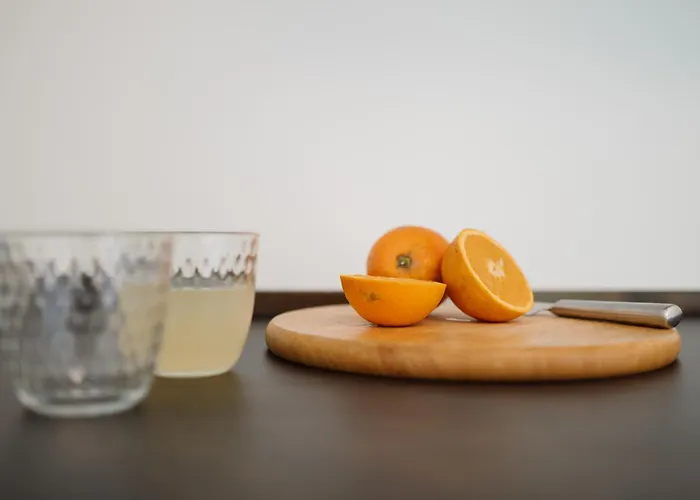 Guesthost - Modern Escape With Pool & Sunny Terrace Appartement *