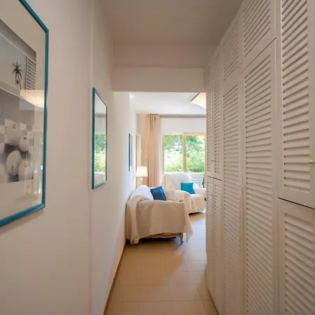Апартаменты Guesthost - Modern Escape With Pool & Sunny Terrace Санремо