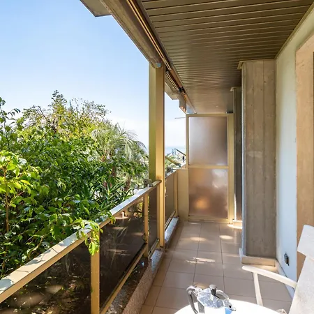 Апартаменты Guesthost - Modern Escape With Pool & Sunny Terrace *