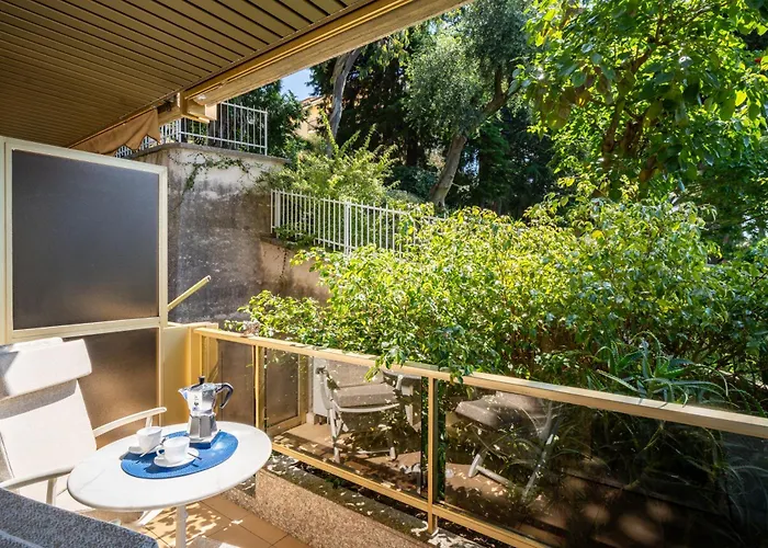 Guesthost - Modern Escape With Pool & Sunny Terrace 圣雷默
